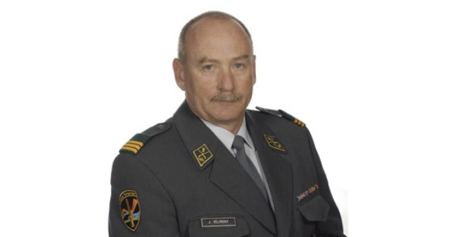 Oberst a D Jörg Velinsky